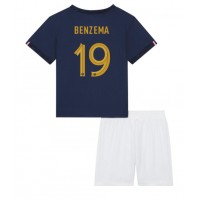 Frankrig Karim Benzema #19 Hjemmebanesæt Børn VM 2022 Kortærmet (+ Korte bukser)